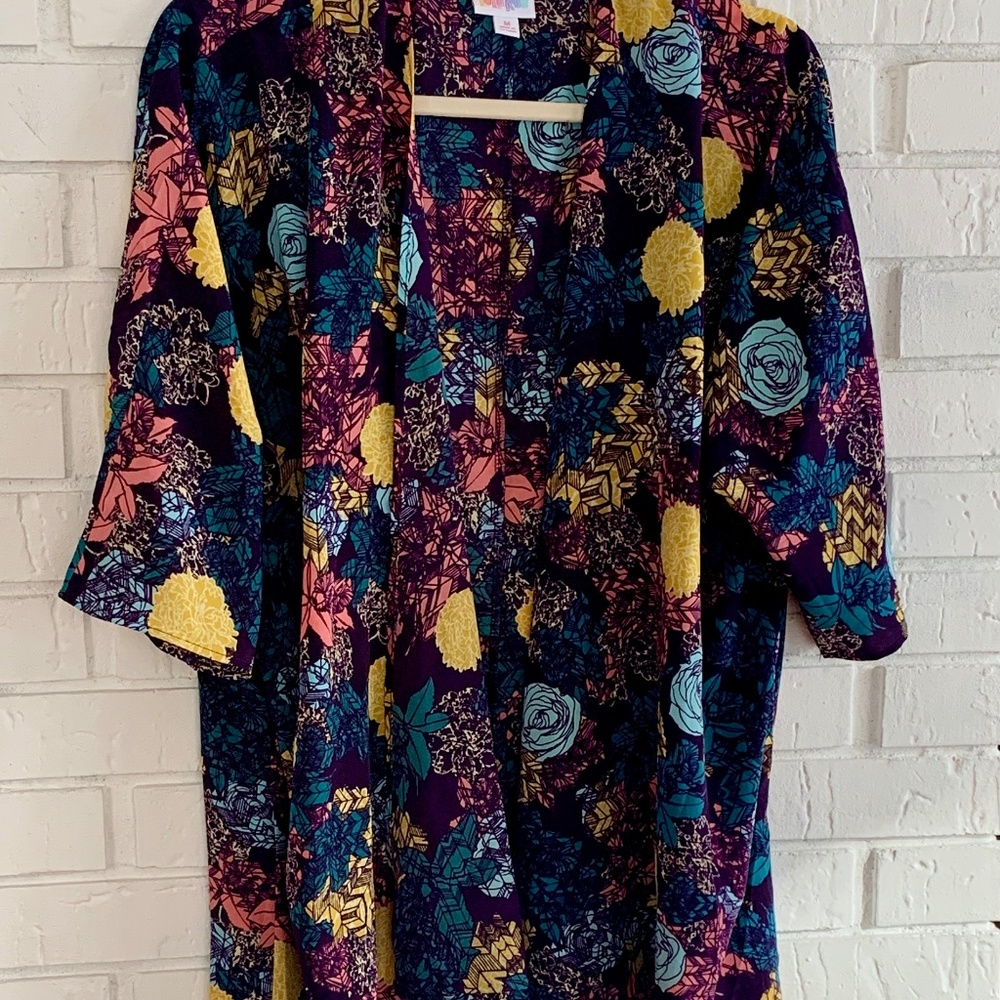Lularoe Lindsay Soft Multicolor Kimono Size 10-18